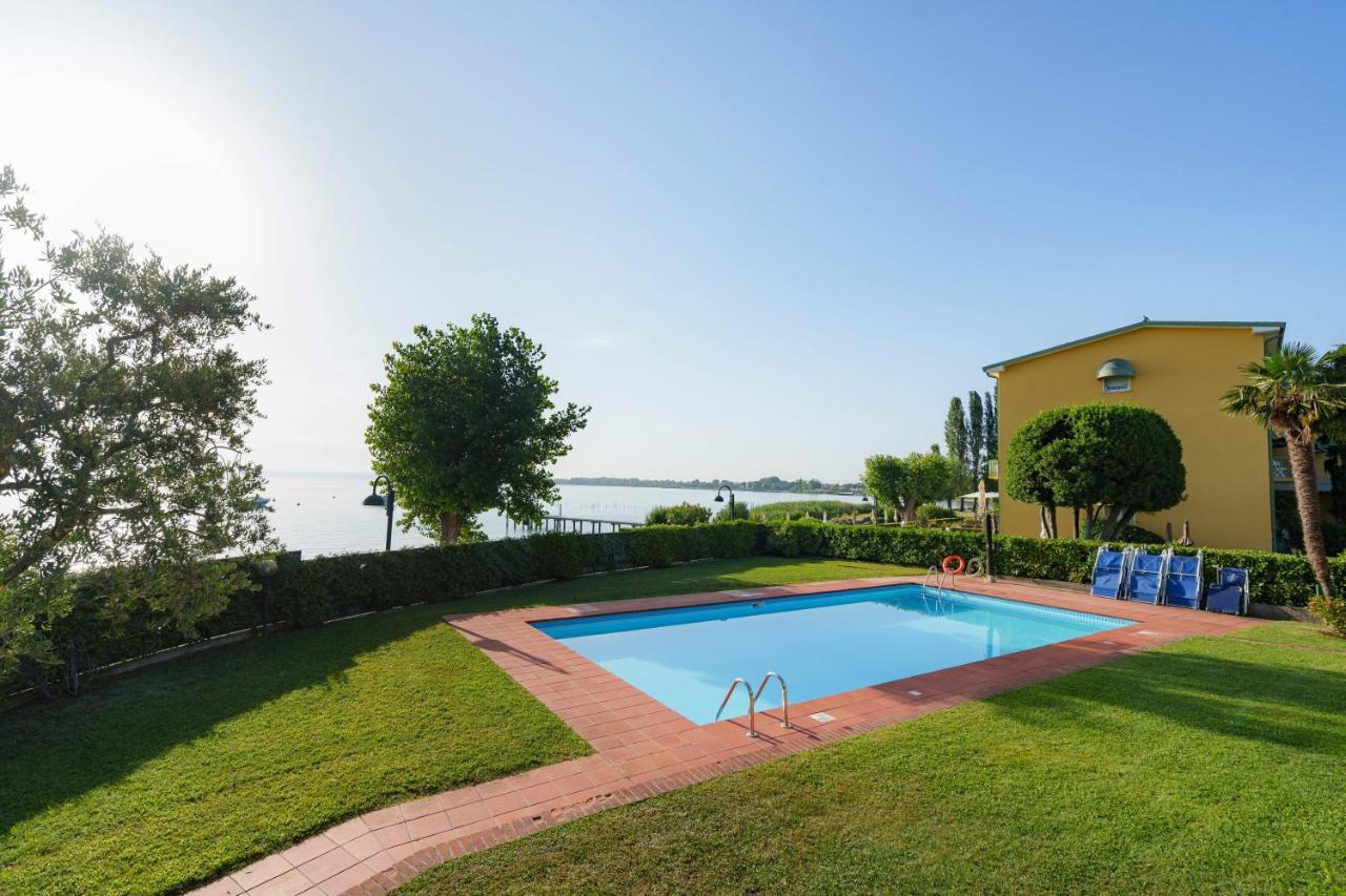 Lakeview Apartment Primea Sirmione Exterior photo