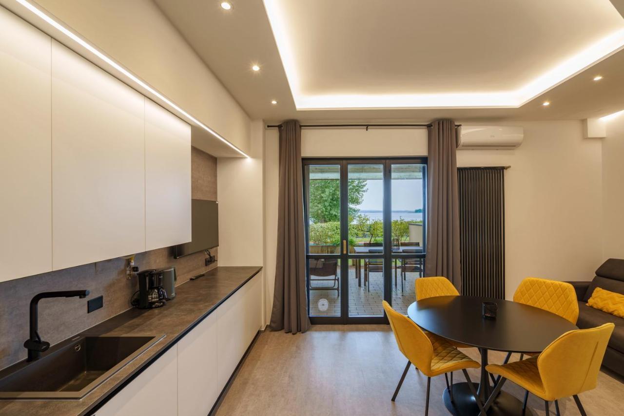 Lakeview Apartment Primea Sirmione Exterior photo